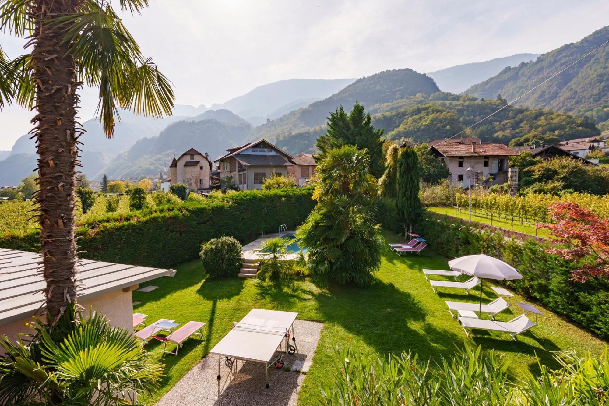 Hotel Appartement Lahngut Nalles Bagian luar foto