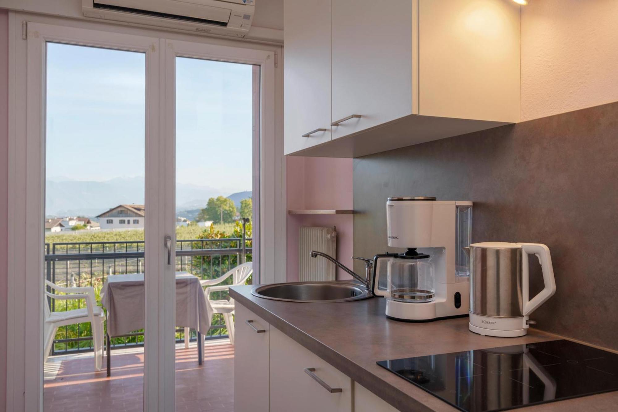 Hotel Appartement Lahngut Nalles Bagian luar foto