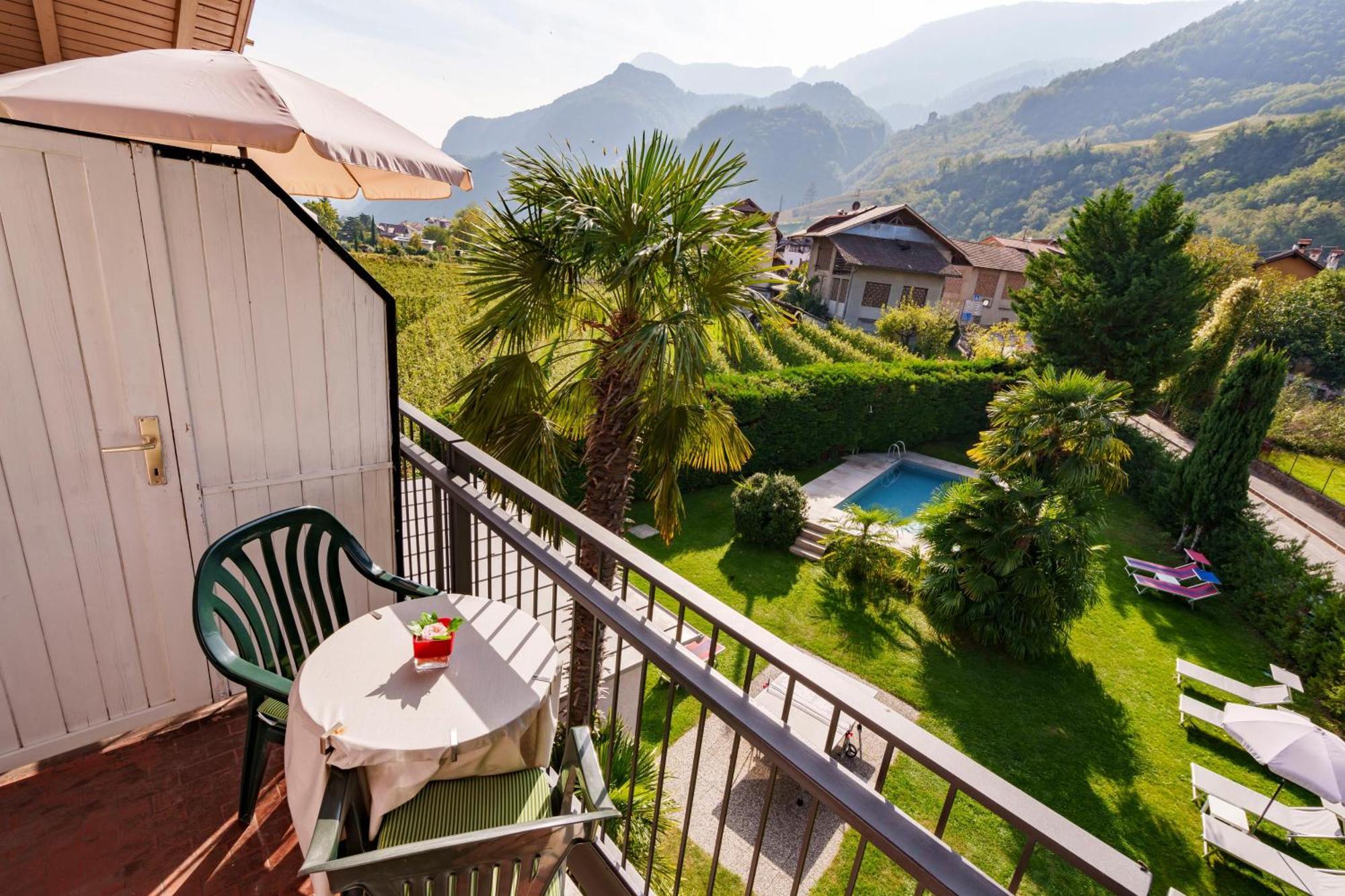 Hotel Appartement Lahngut Nalles Bagian luar foto