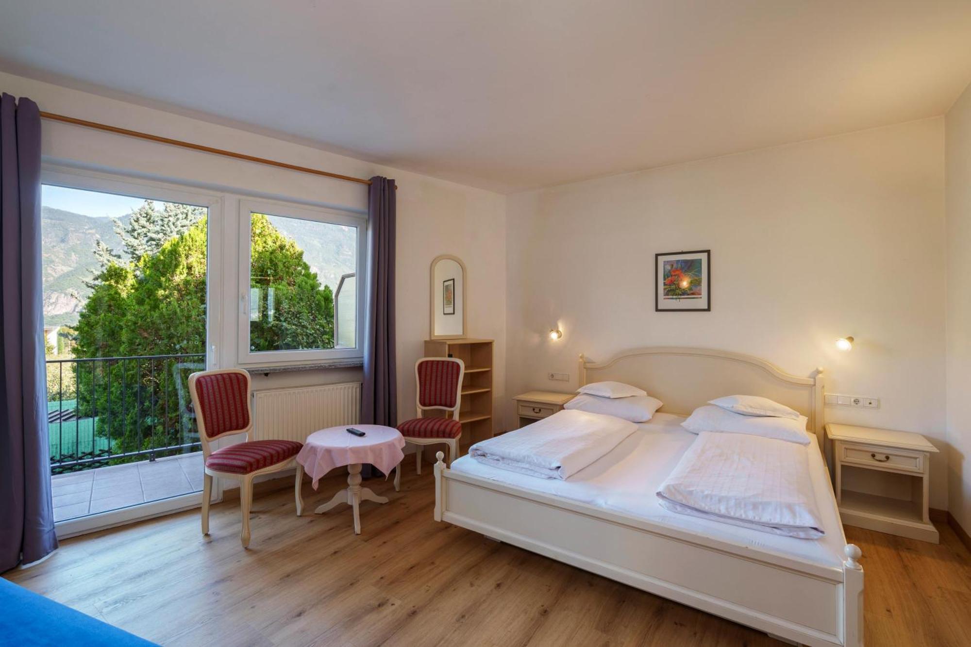 Hotel Appartement Lahngut Nalles Bagian luar foto